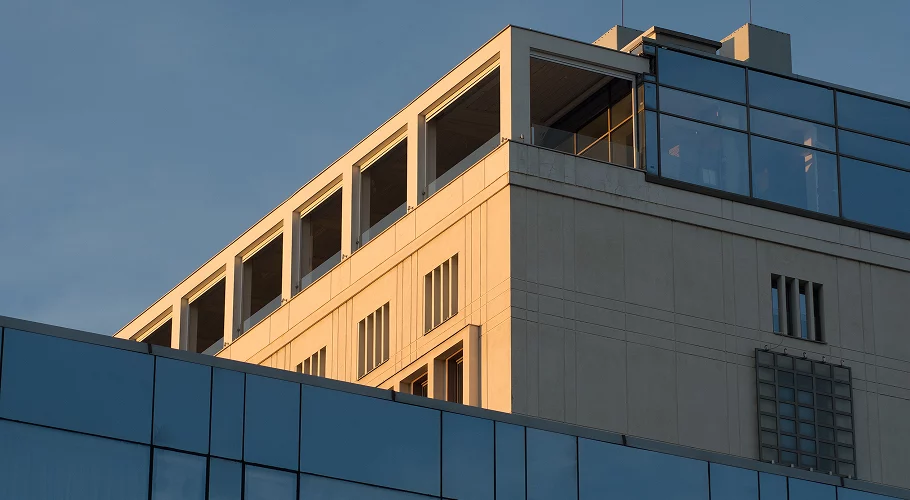 Nieruchomości i inwestycje budowlane okładka kancelariamarcinkowska